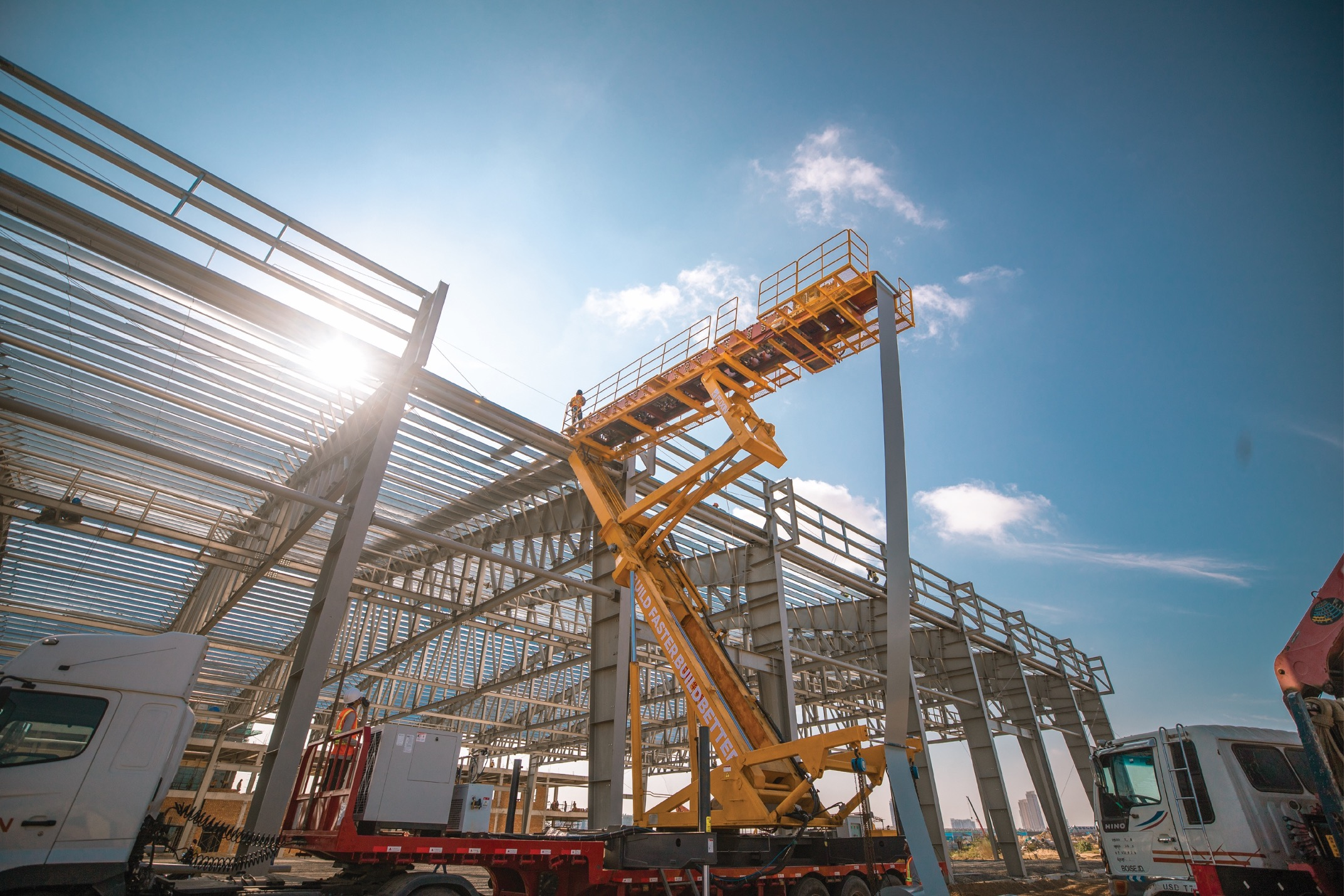 创立柬埔寨首家钢结构厂— 福 新